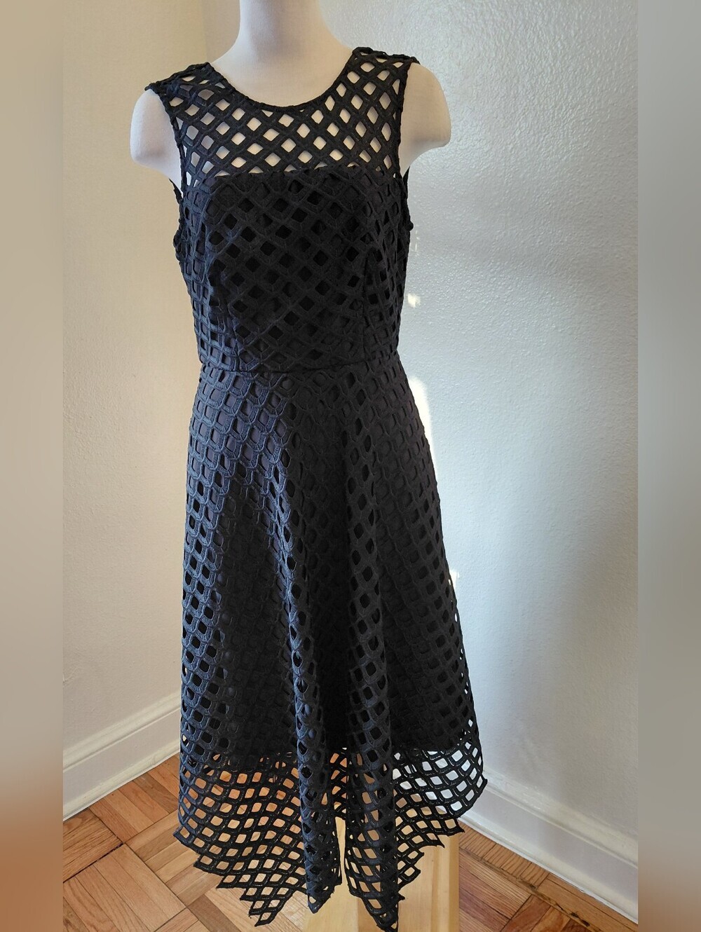 Milly Annemarie Lattice- Women's 6 Black Embroidered Handkerchief Dress NWT - Picture 9 of 15